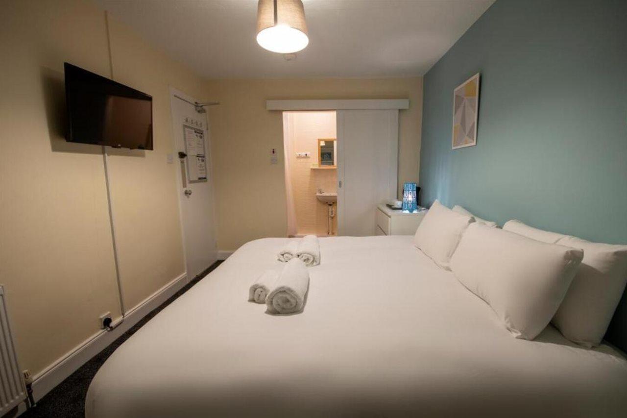 Irvine Riverside Guesthouse By Payman Club Bagian luar foto
